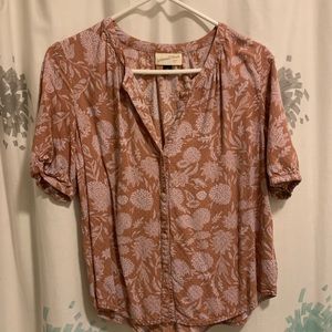 Universal Thread by Target shirt looks cute with jeans and sneakers no ironing !